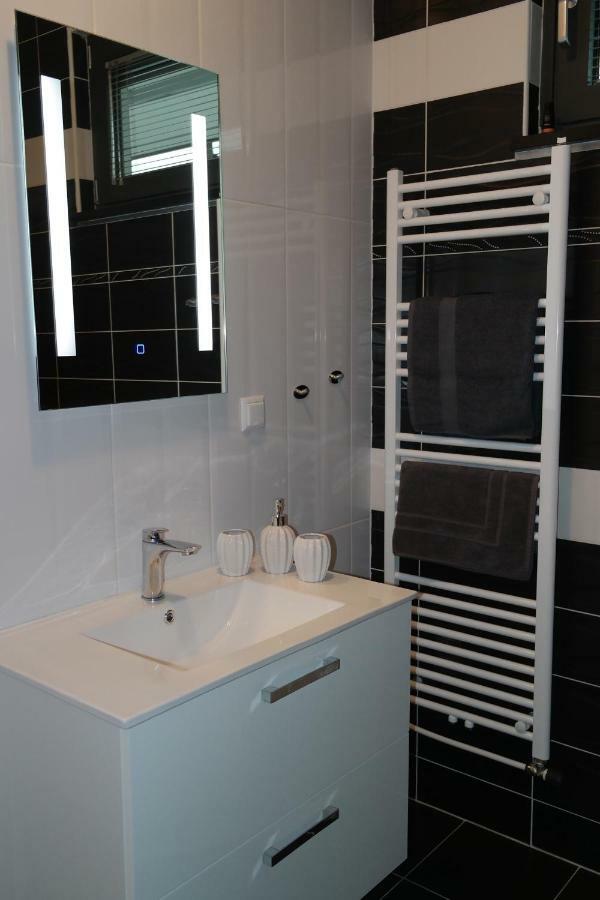 Studio Apartman Anamaria ซาเกร็บ ภายนอก รูปภาพ